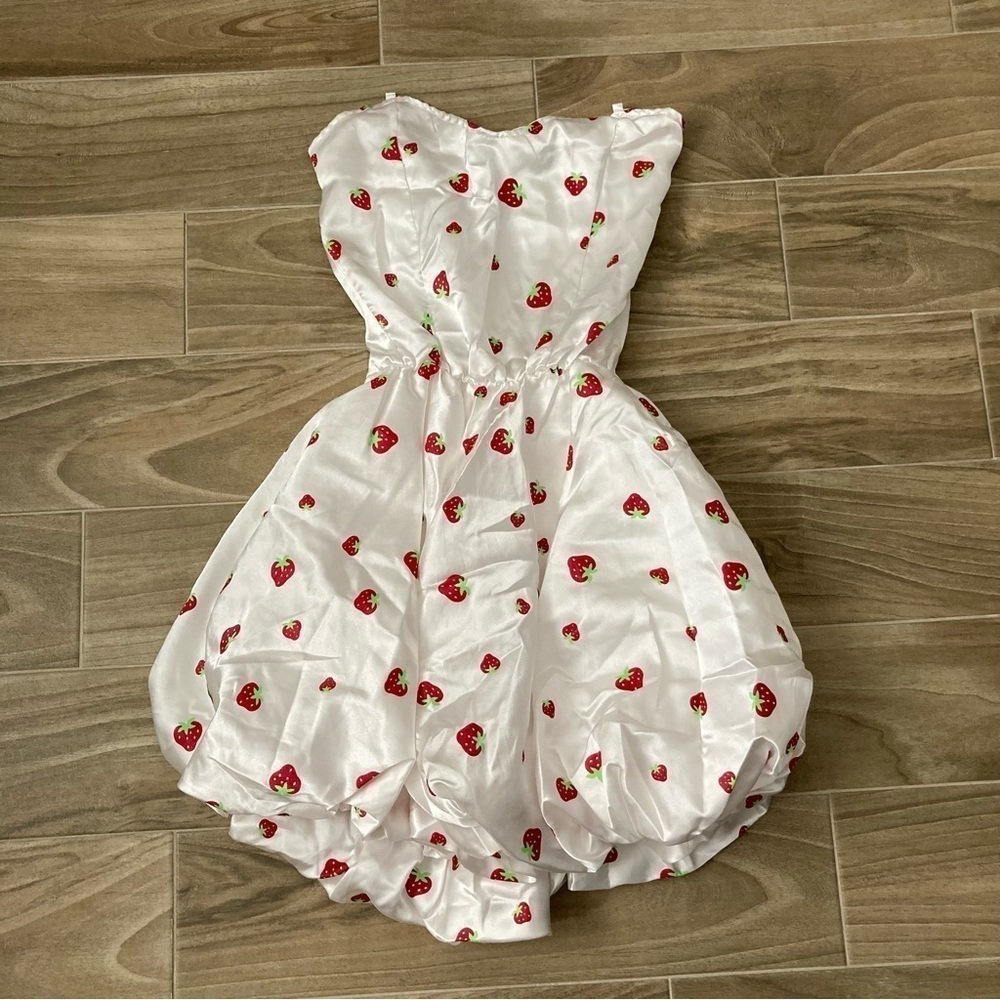 Sexy Strawberry Puff Costume - Picture 2 of 7